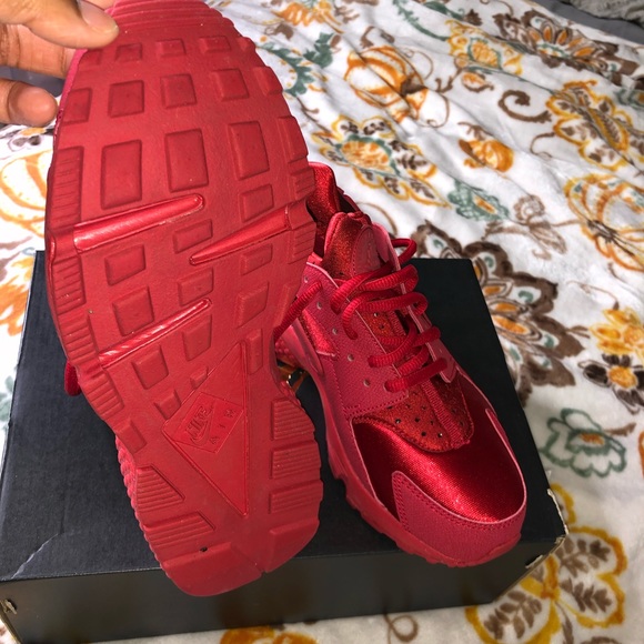 Red Nike Huaraches
